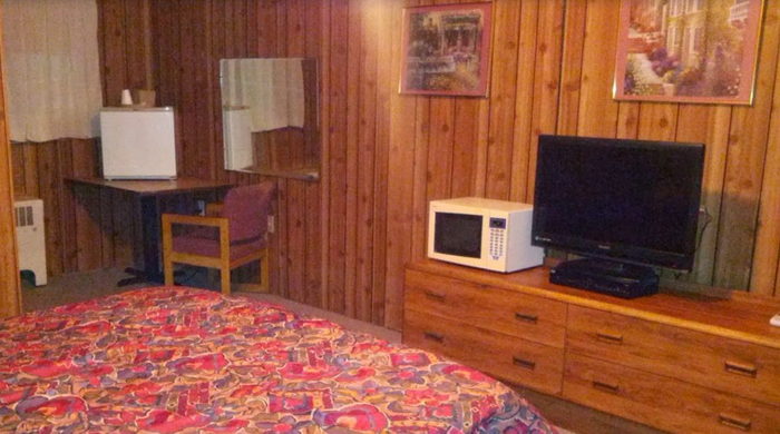 Beachcomber Motel - Old Web Listing (newer photo)